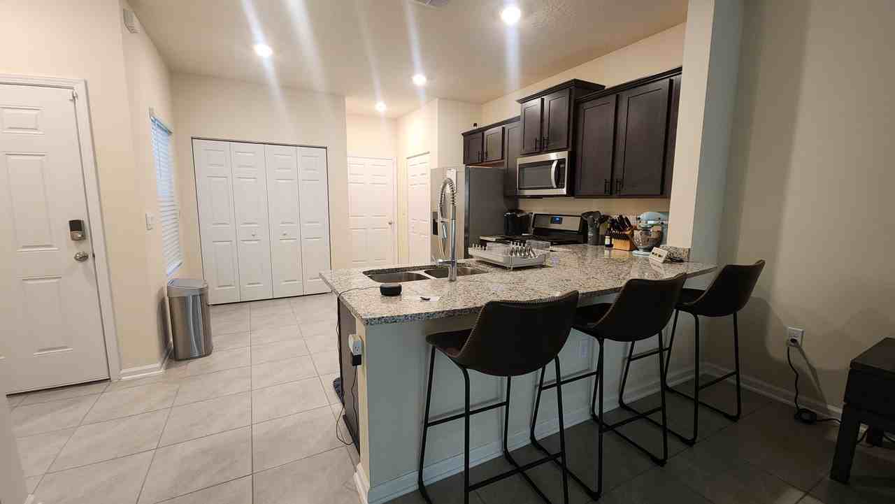 37 Temple Dr - Photo 5 of 29
