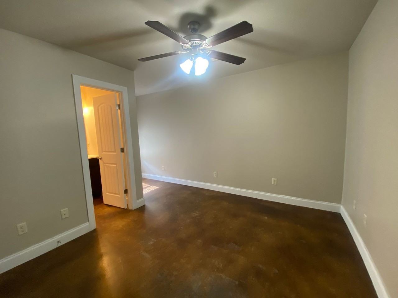 3812 Griffin St - Photo 3 of 8