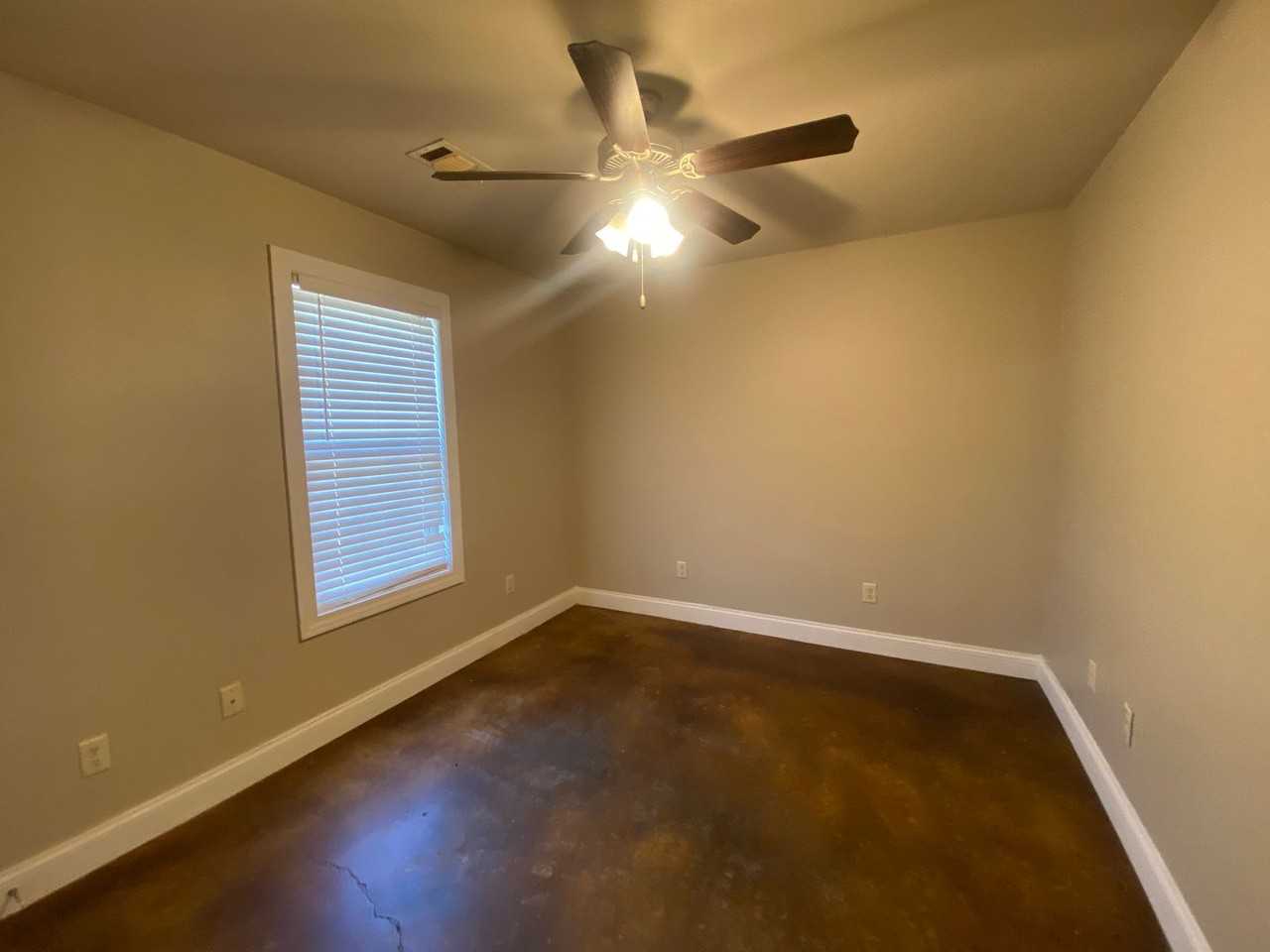 3812 Griffin St - Photo 5 of 8