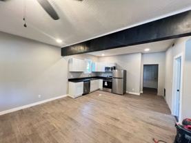 1106 W Division St #B - Photo 1 of 1