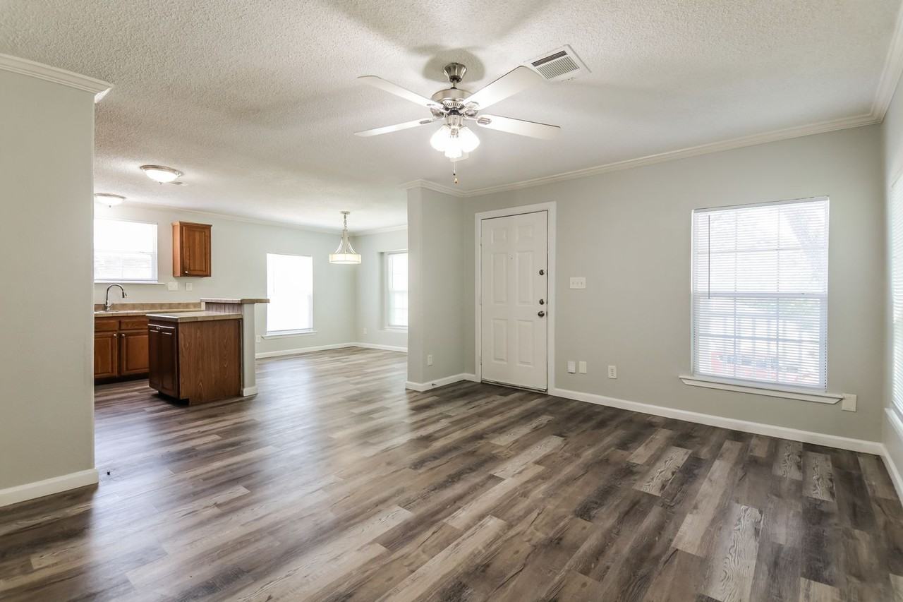 2536 Kool Ave - Photo 5 of 16