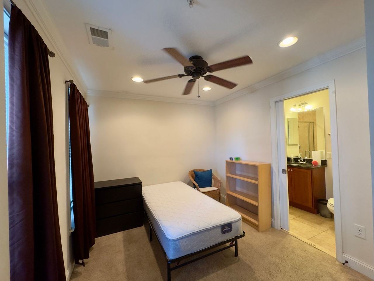 125 N Chester St - Photo 3 of 21