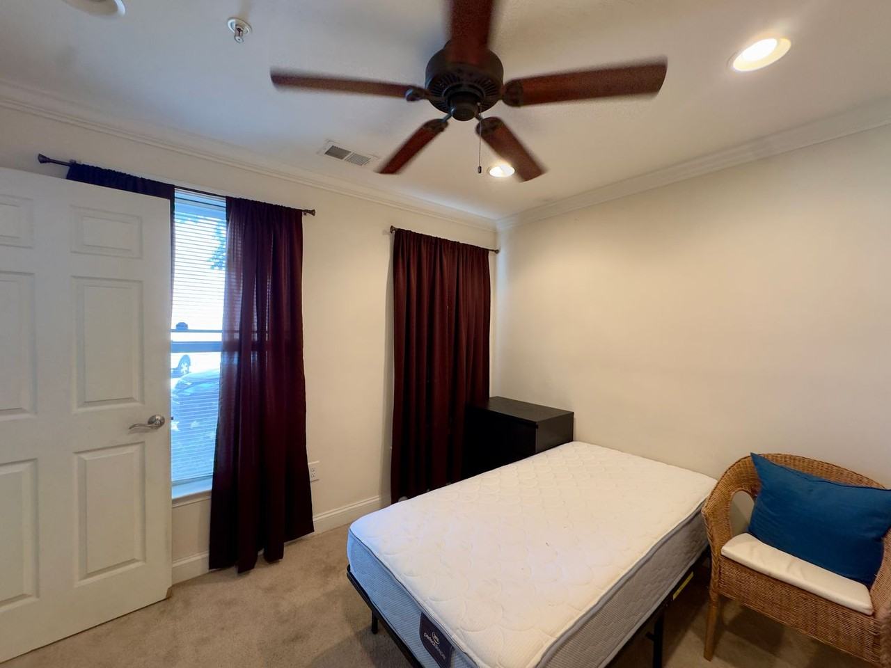 125 N Chester St - Photo 4 of 21