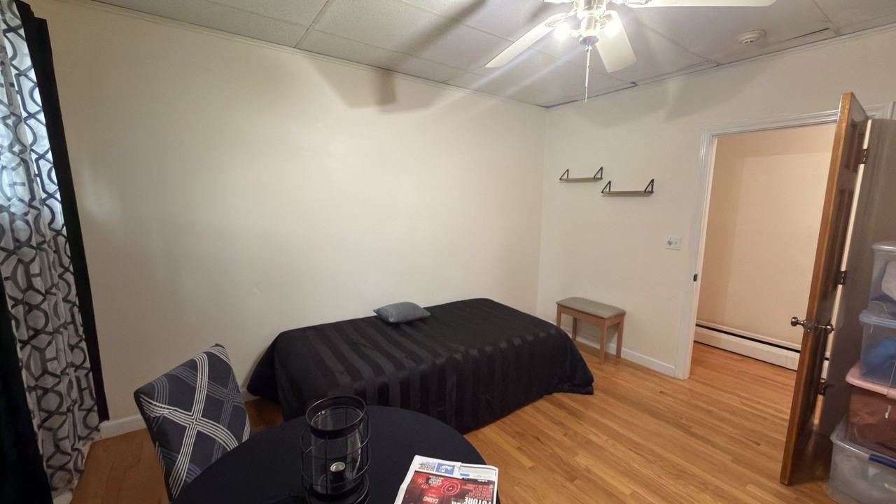 393 Langley Rd - Photo 5 of 15