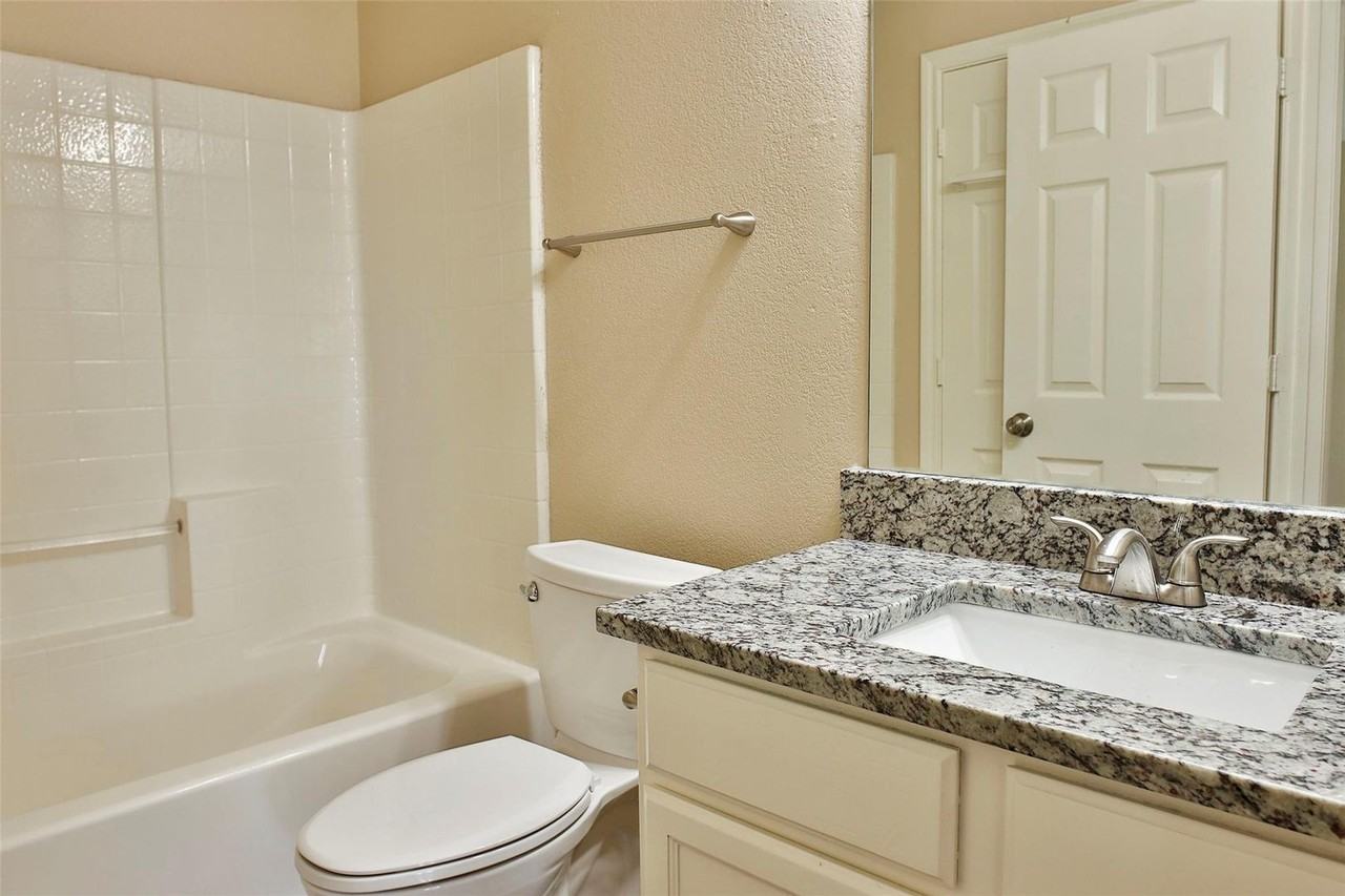 7725 Stanley Ct - Photo 7 of 11
