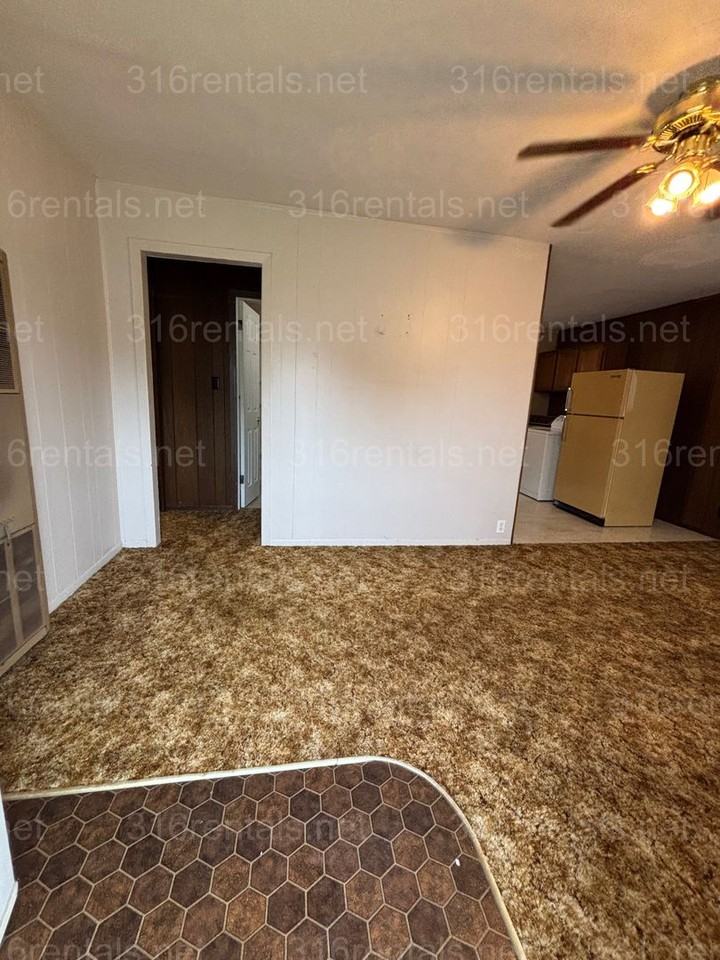 220 Ohio St - Photo 2 of 8
