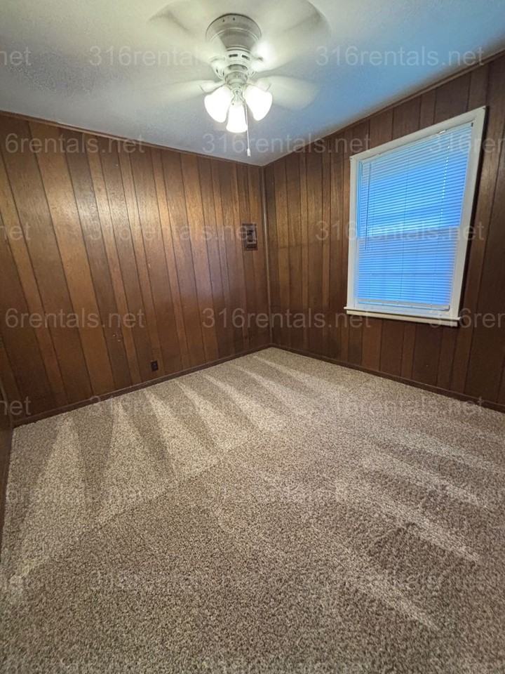 220 Ohio St - Photo 4 of 8