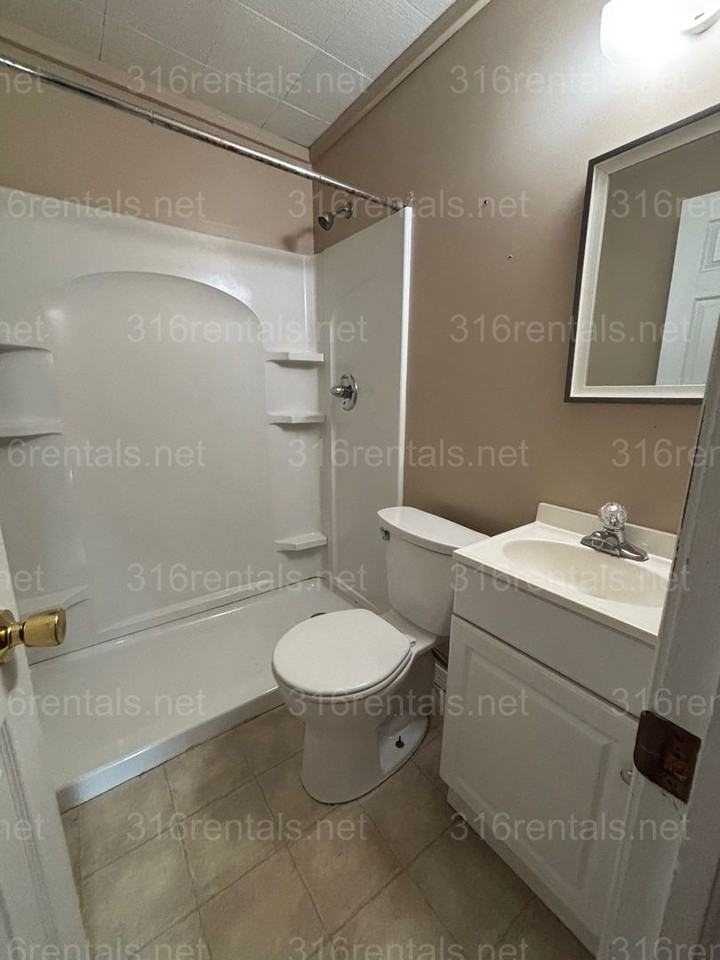 220 Ohio St - Photo 5 of 8