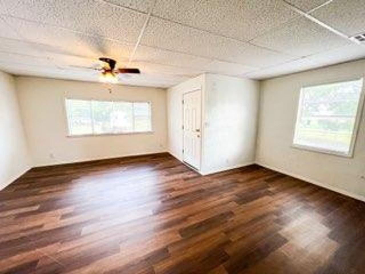 705 S B Ave - Photo 2 of 9