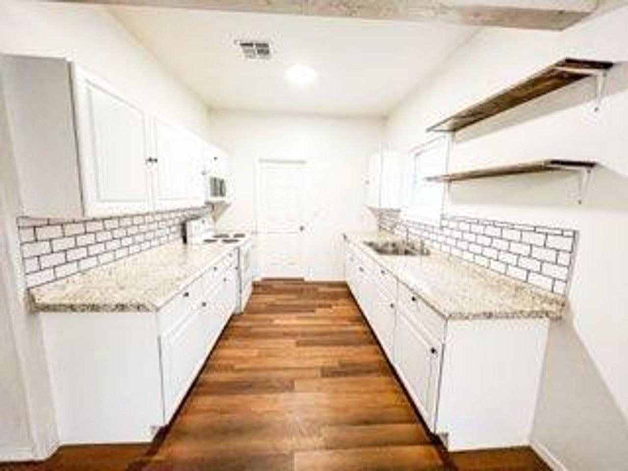 705 S B Ave - Photo 4 of 9