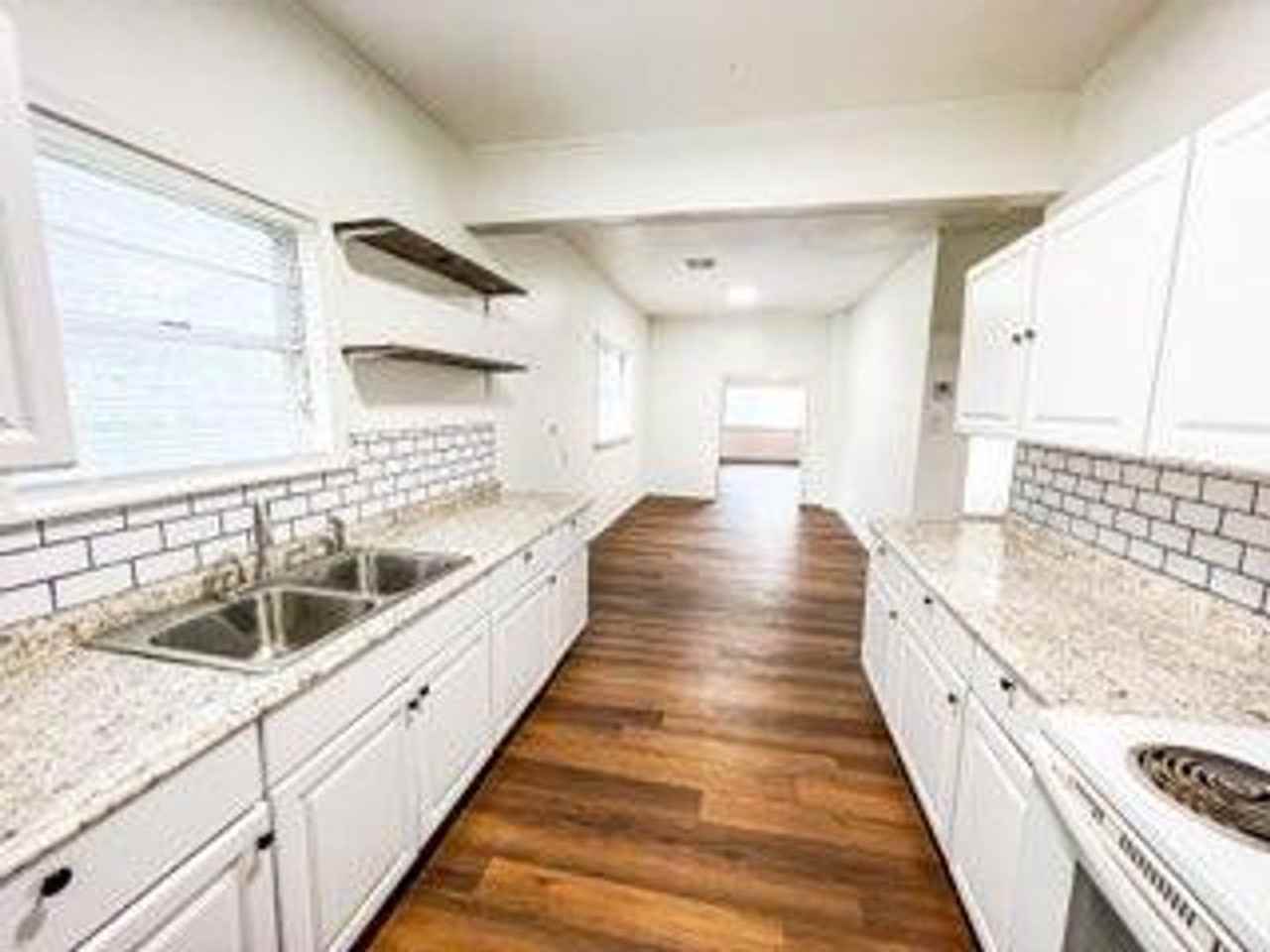 705 S B Ave - Photo 5 of 9