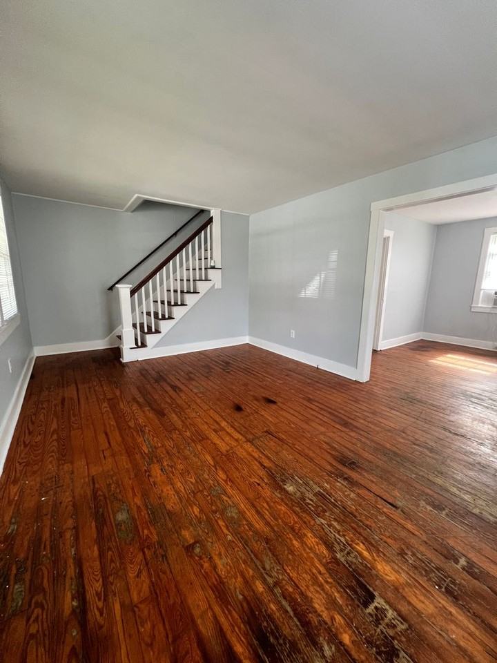 1105 Berry St - Photo 2 of 12