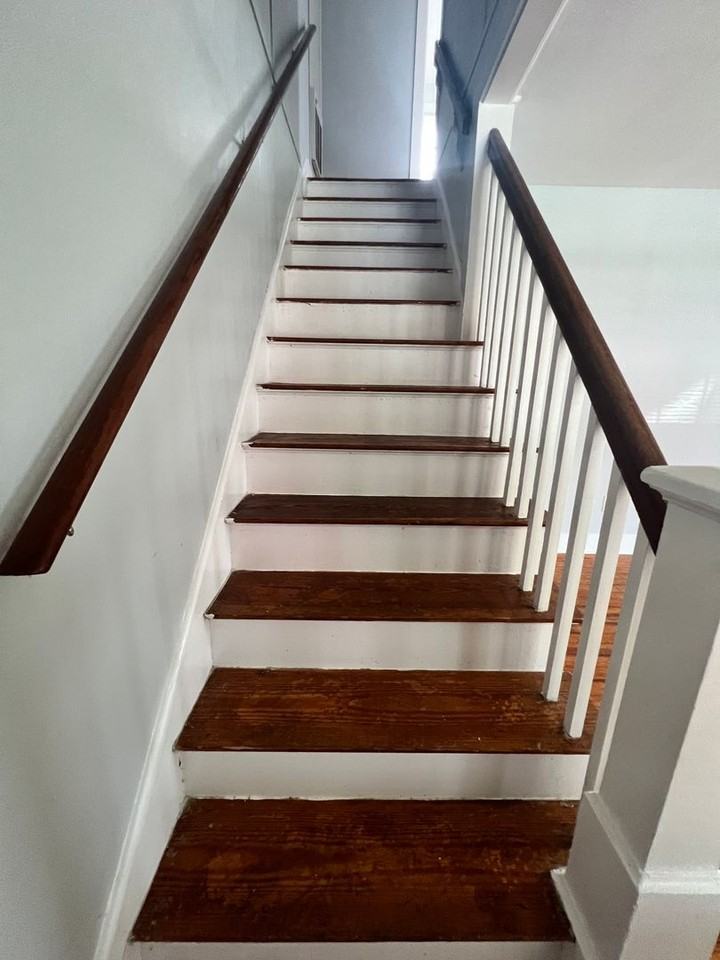 1105 Berry St - Photo 6 of 12