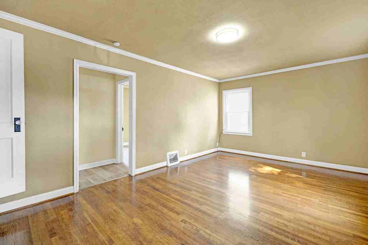 2815 Francis St - Photo 4 of 38