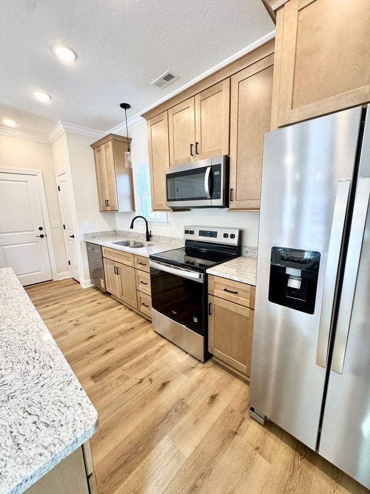 101 Charlton Ct - Photo 5 of 18