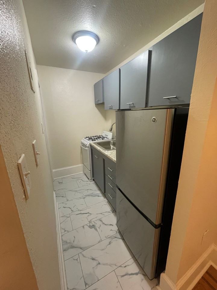 3007 N Calvert St - Photo 3 of 17