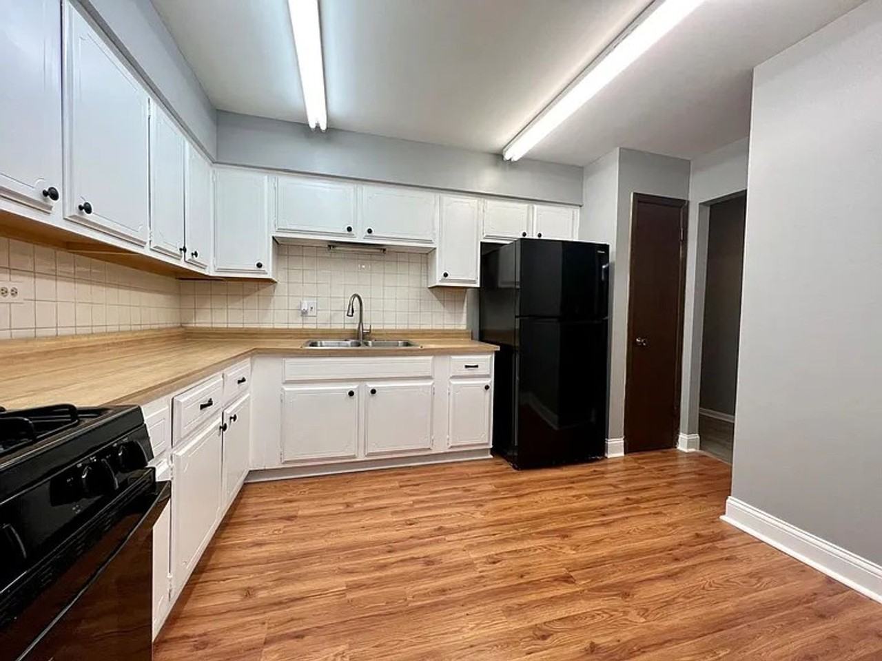 415 S Lombard Ave #202 - Photo 2 of 6