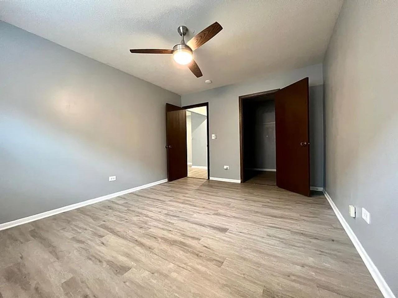 415 S Lombard Ave #202 - Photo 4 of 6