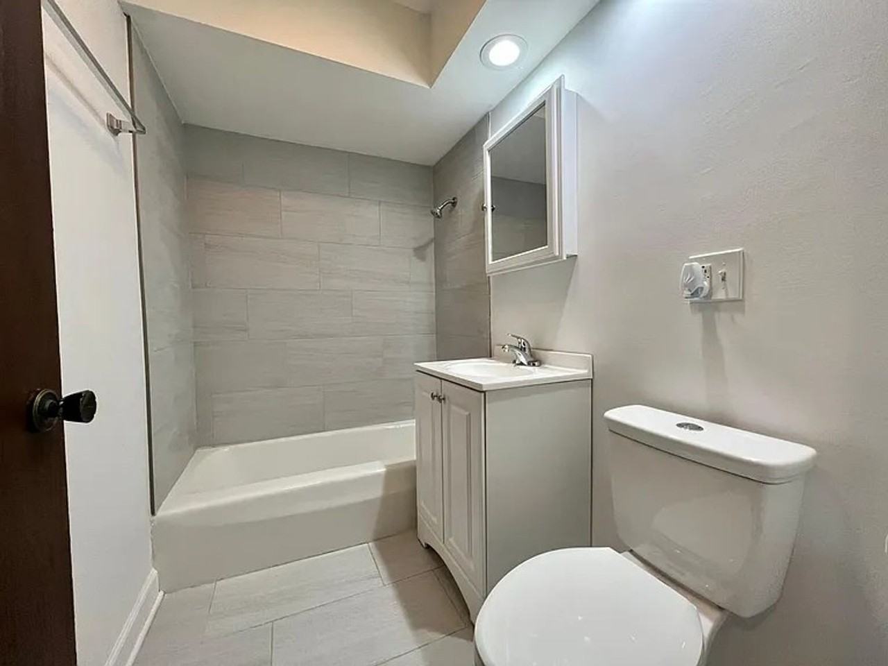 415 S Lombard Ave #202 - Photo 6 of 6