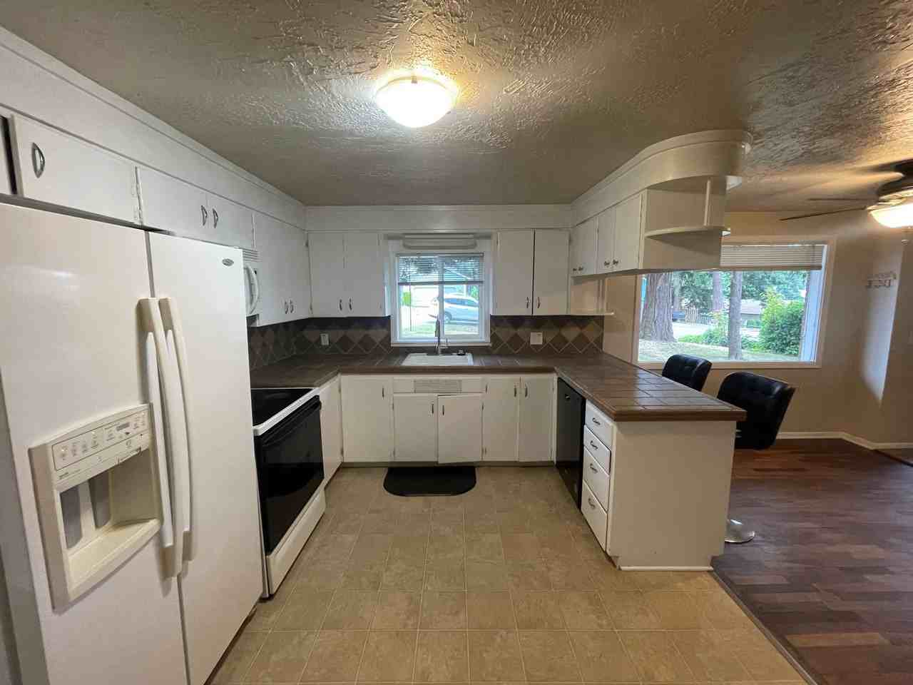 1546 Ne 5th Ave - Photo 6 of 12
