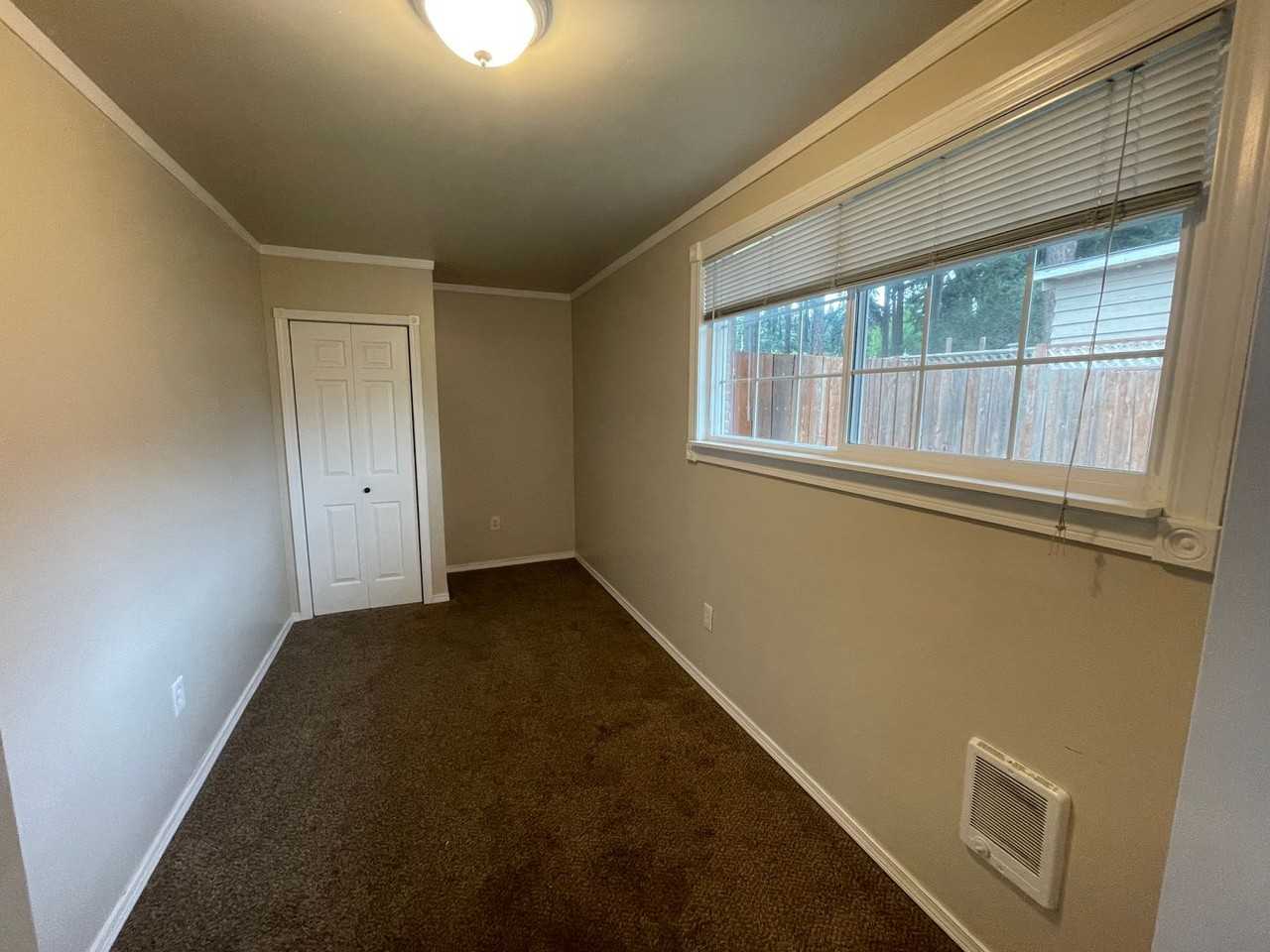 1546 Ne 5th Ave - Photo 7 of 12