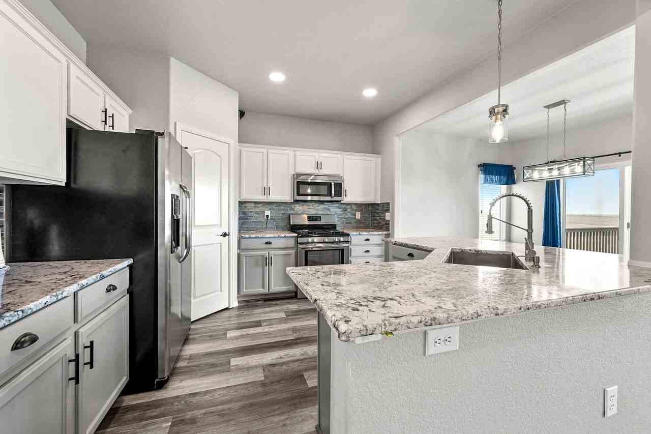 6287 San Mateo Dr - Photo 4 of 41