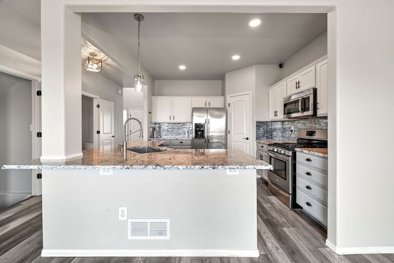 6287 San Mateo Dr - Photo 5 of 41
