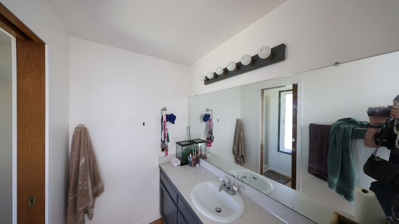 2025 Baymont Dr - Photo 7 of 9