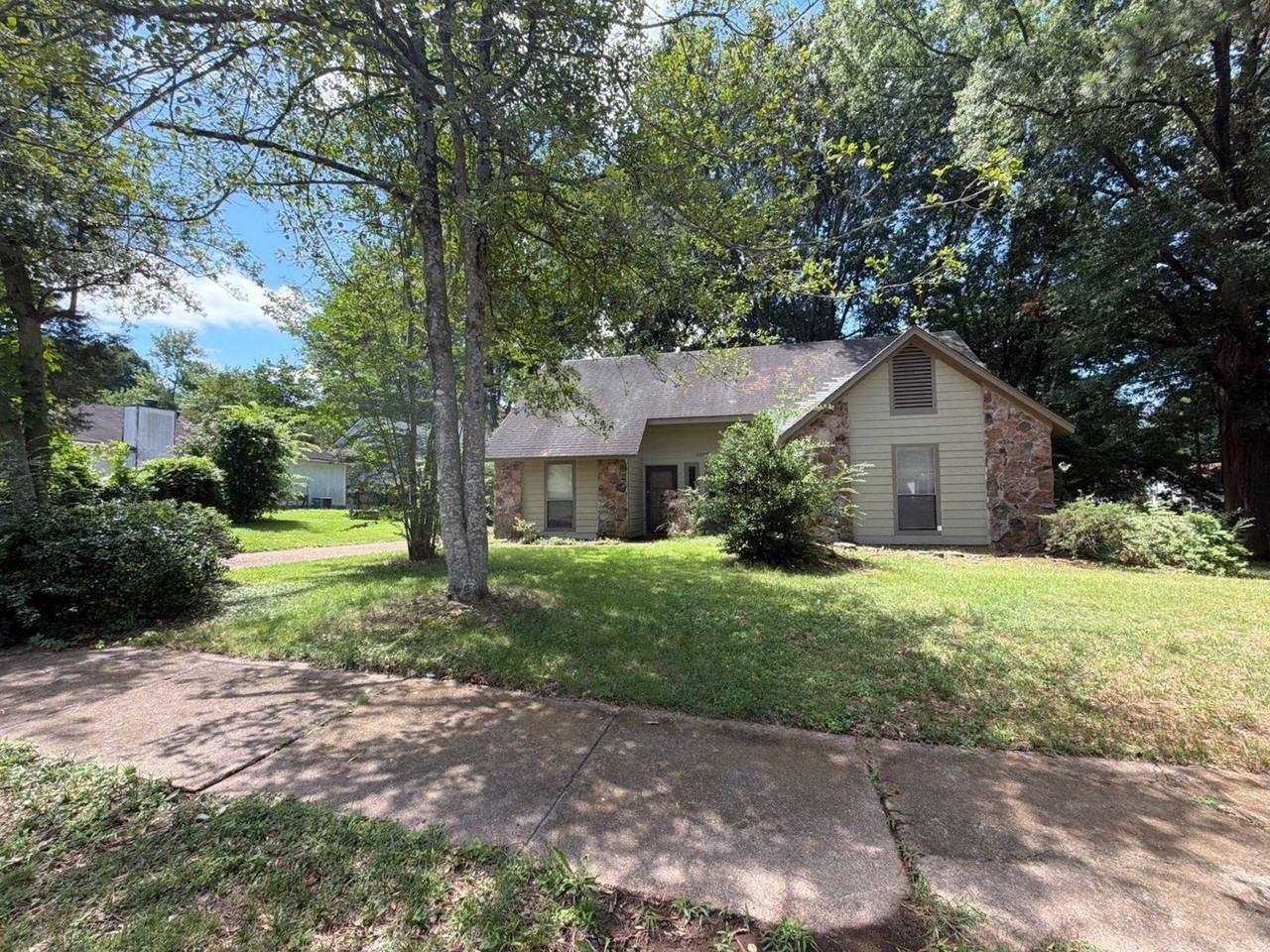 2253 Mangum Rd - Photo 2 of 31