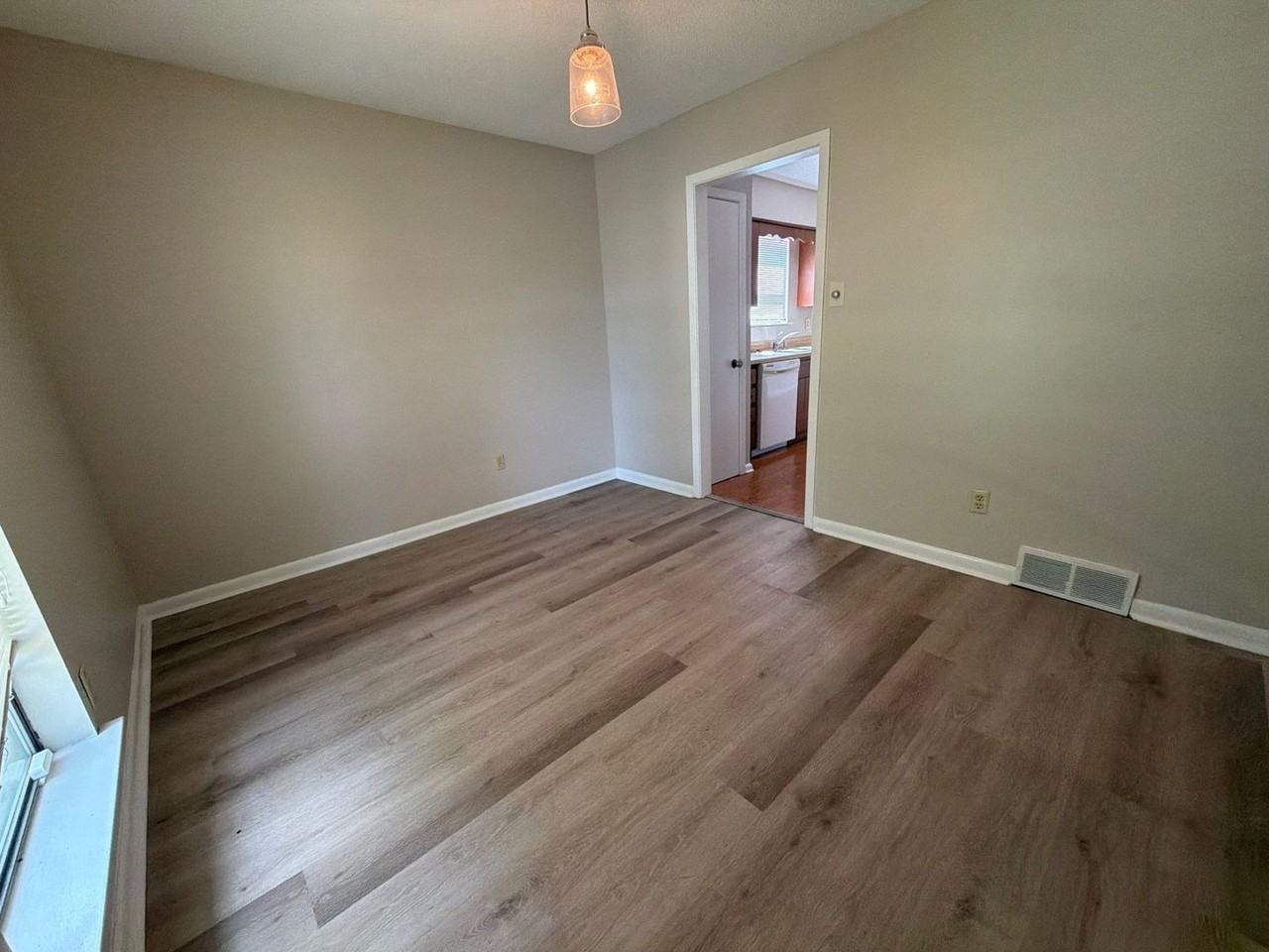 2253 Mangum Rd - Photo 3 of 31
