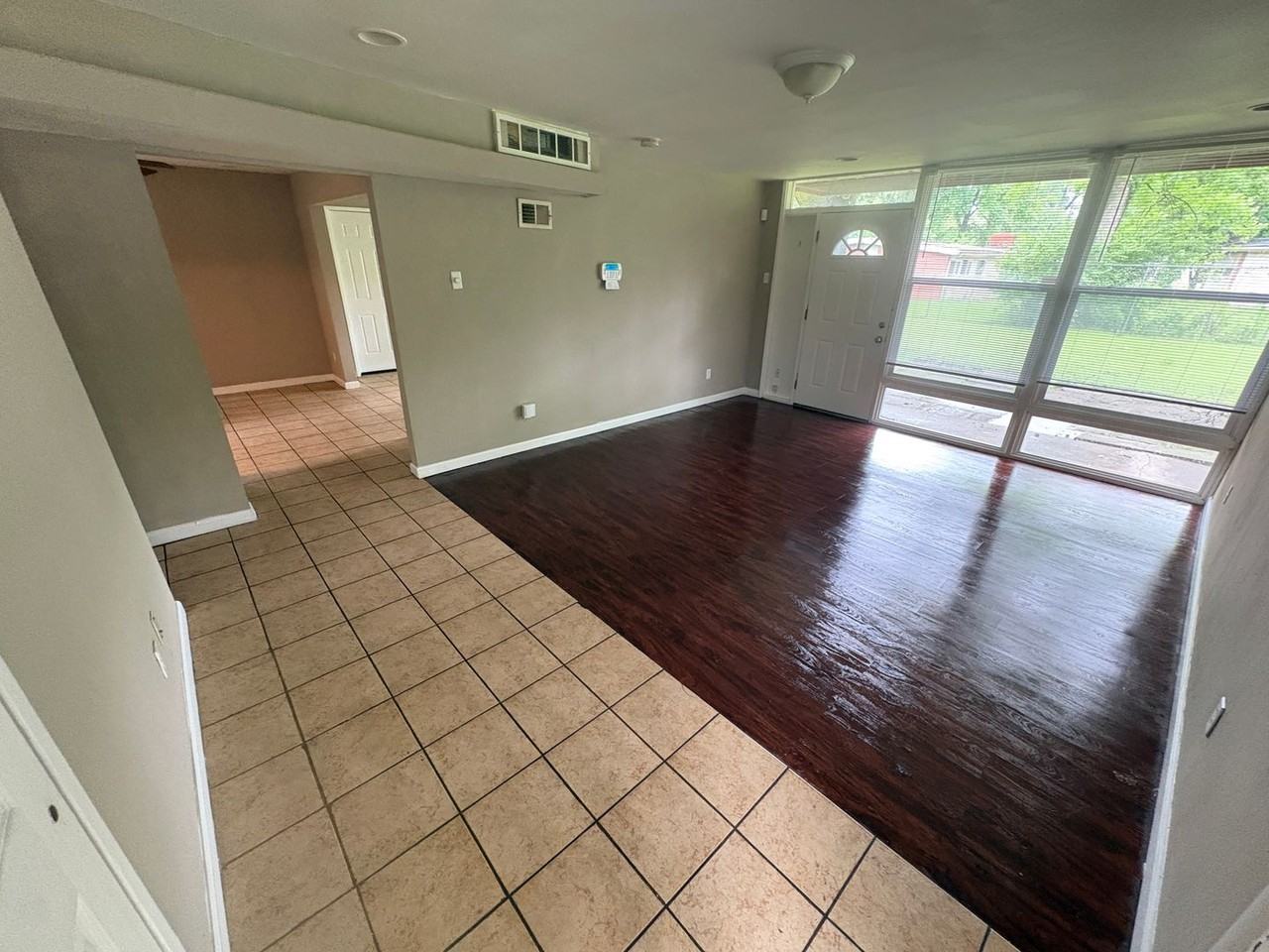 8513 Midwood Ave - Photo 2 of 8