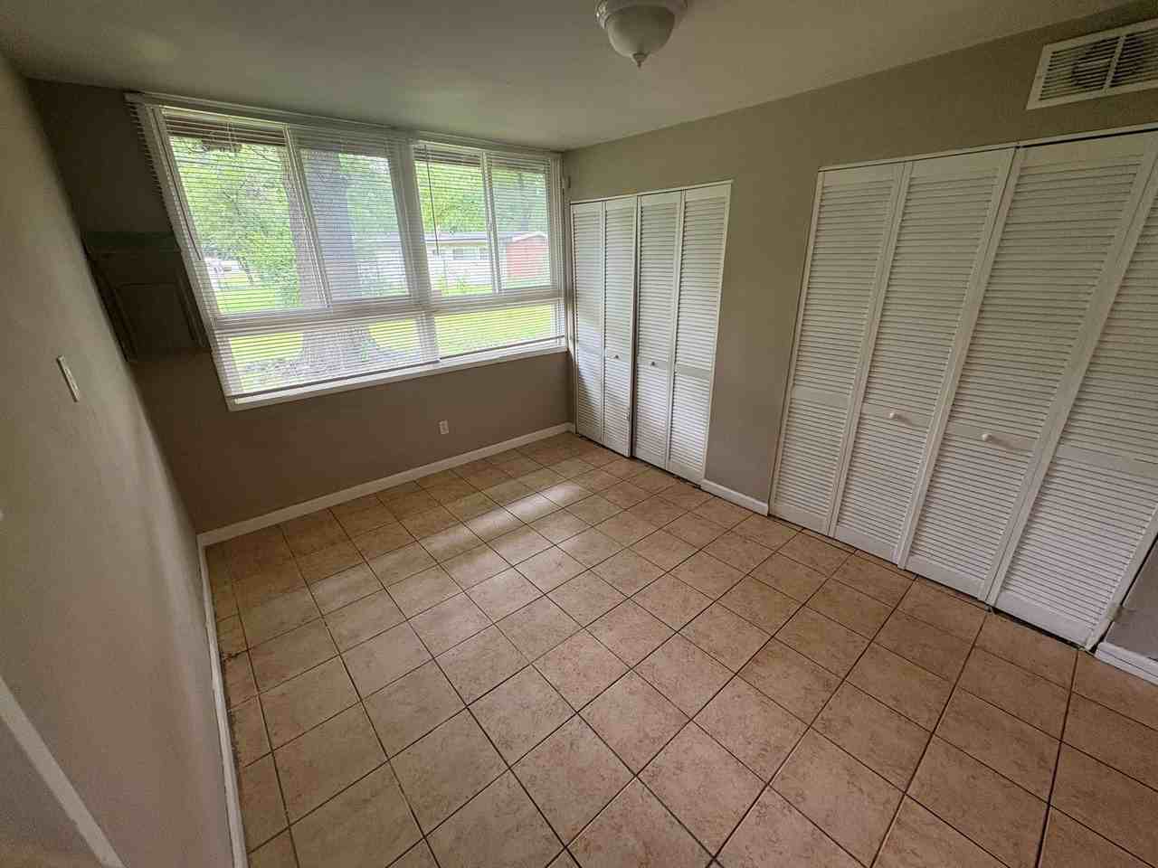 8513 Midwood Ave - Photo 4 of 8