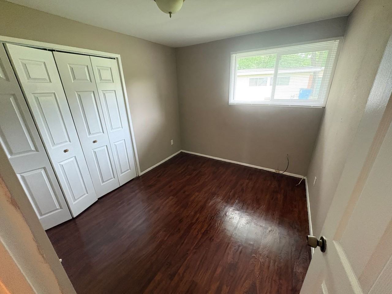 8513 Midwood Ave - Photo 6 of 8