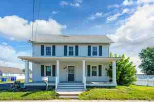 featured image of 100 E Liberty St
