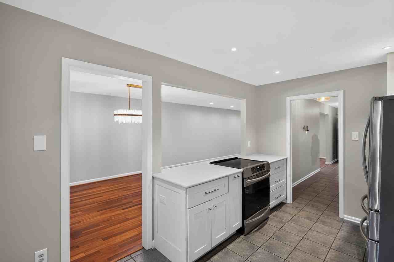 2204 N Tuckahoe St - Photo 6 of 30