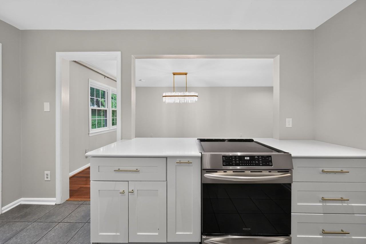 2204 N Tuckahoe St - Photo 7 of 30
