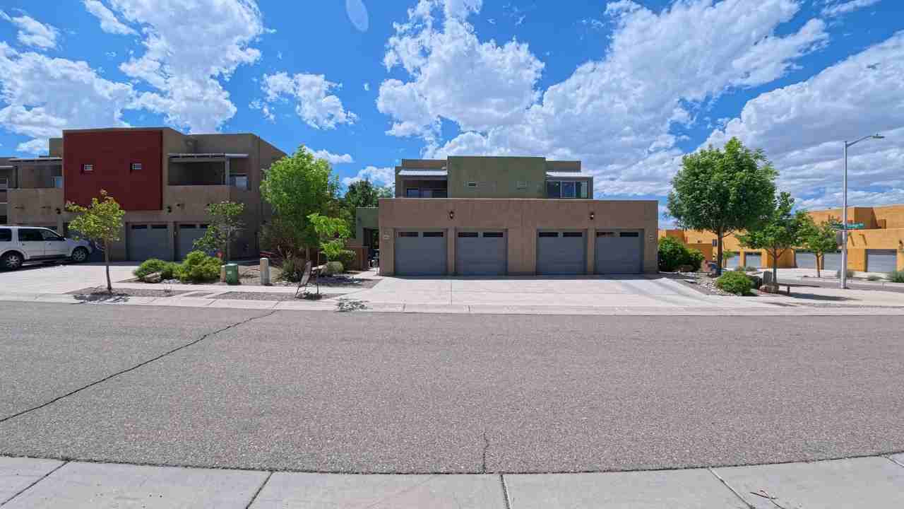 1651 Domino Dr Se - Photo 2 of 22