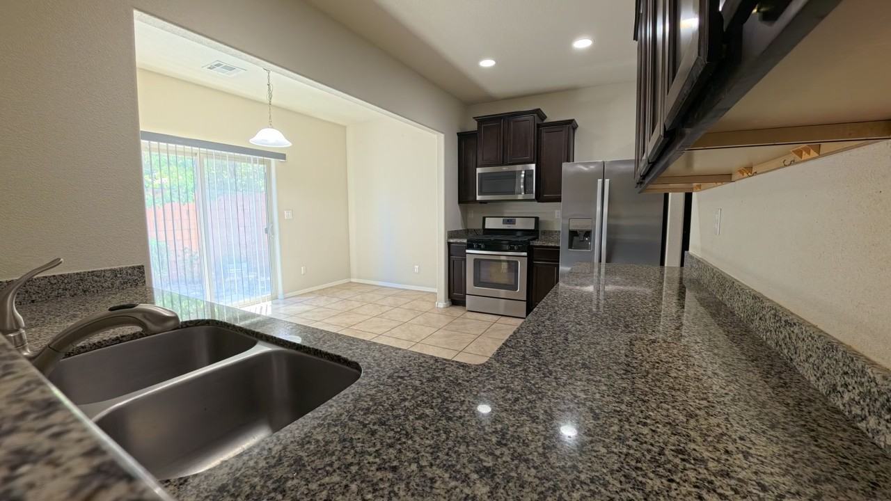 1651 Domino Dr Se - Photo 4 of 22