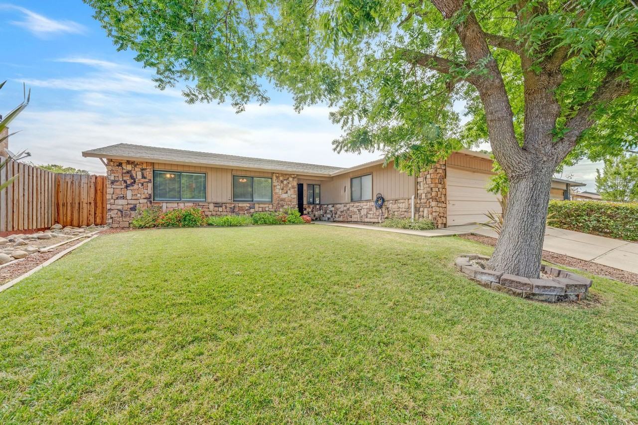 8338 Willow Tree Way - Photo 6 of 39