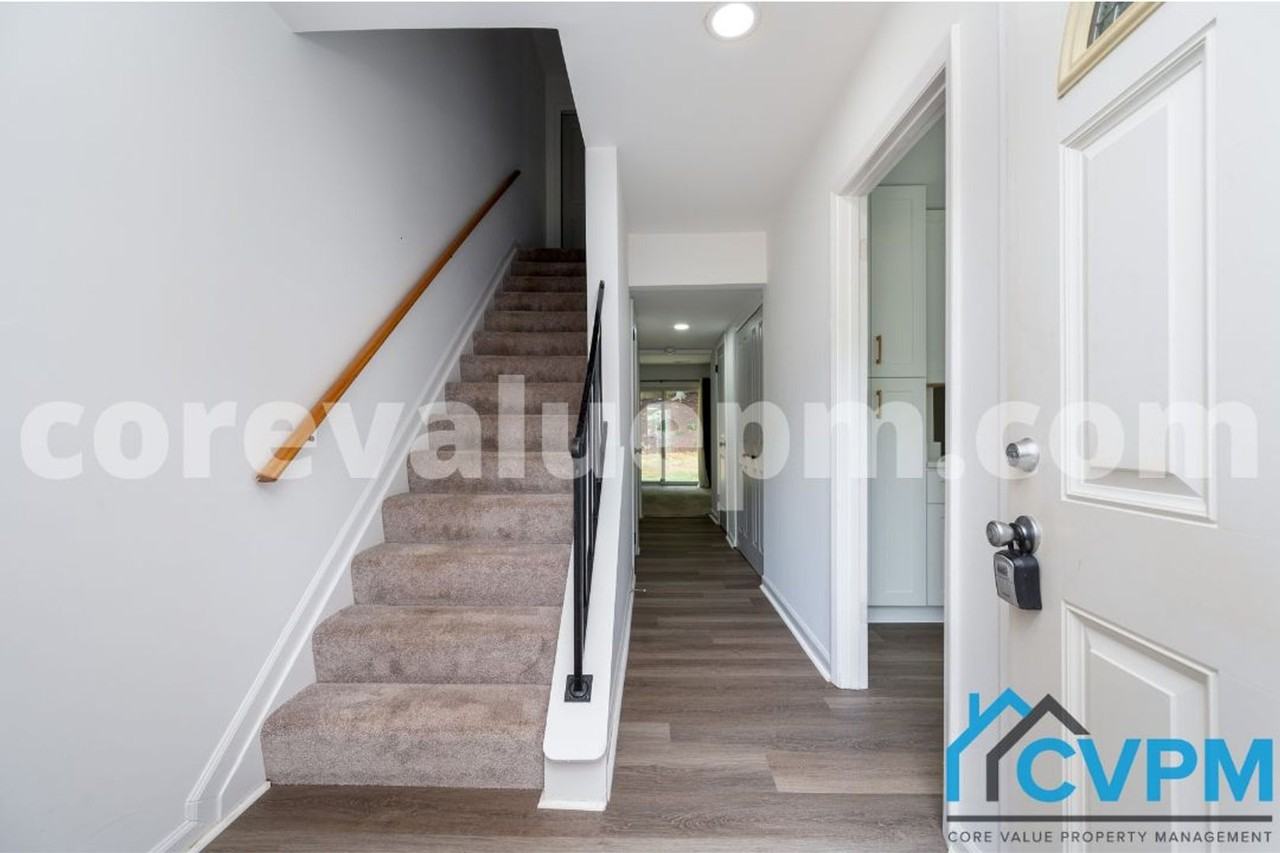 1250 Stonewood Ct - Photo 3 of 25