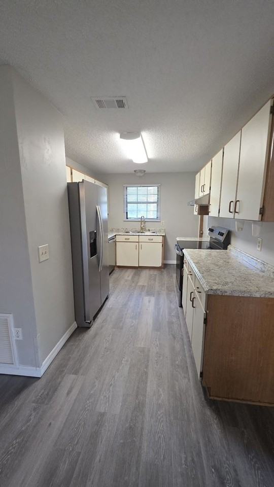 24 Wellside Ln - Photo 3 of 25