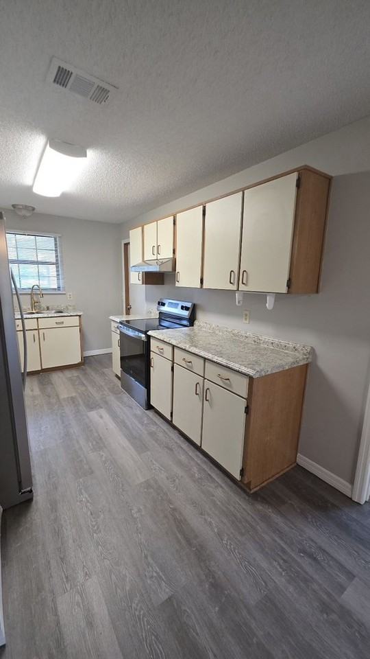 24 Wellside Ln - Photo 4 of 25