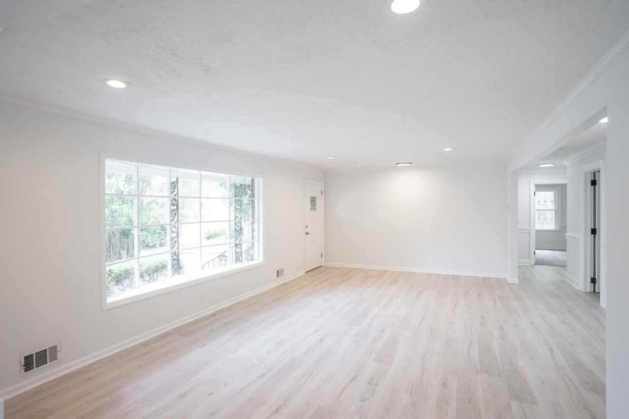 3120 Edinburgh Dr - Photo 7 of 46