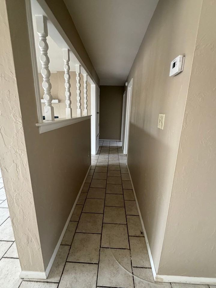 829 Maple Shade Rd - Photo 5 of 13