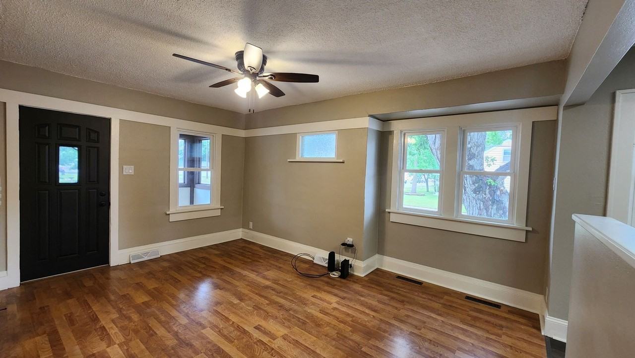103 31st Ave N - Photo 2 of 21