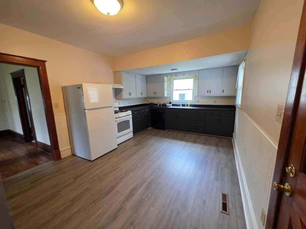 440 8th Ave N - Photo 7 of 26