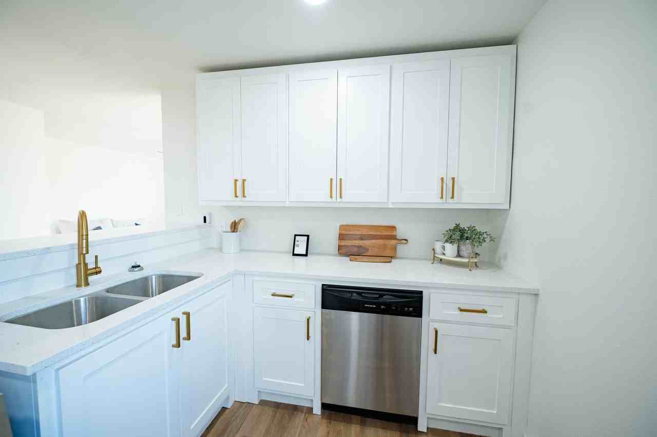 4825 24th St - Photo 7 of 22