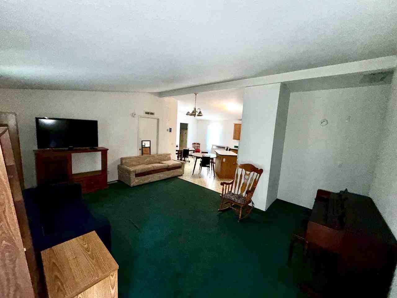 307 N Empire Blvd - Photo 2 of 7