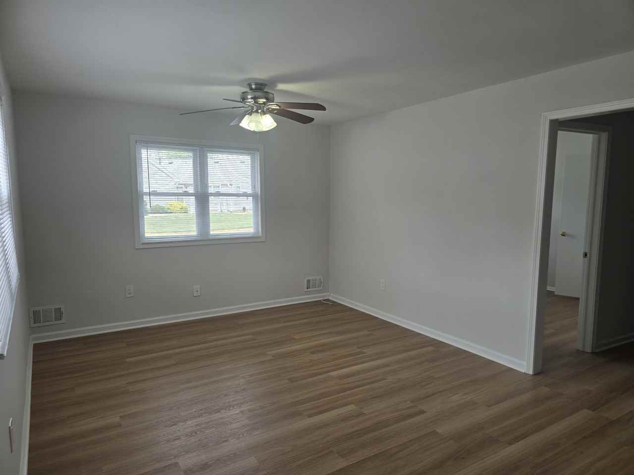 42 Kathy Ct - Photo 4 of 6