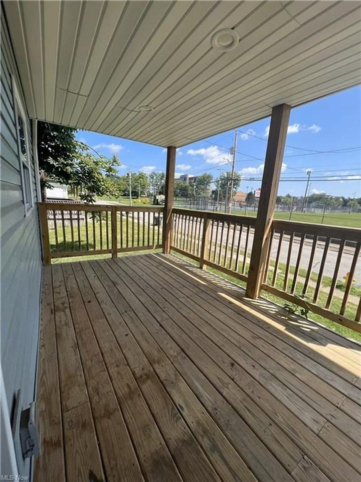 454 Kling St - Photo 2 of 15